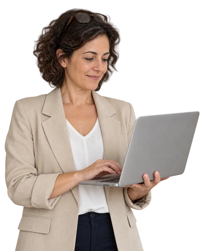 Payroll officer closing the month’s payslips on her laptop with TramitApp electronic payslips