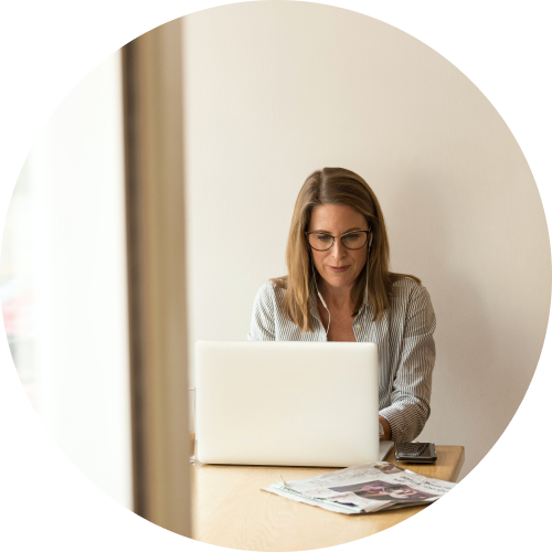 linkedin-sales-solutions-wS73LE0GnKs-unsplash (1)